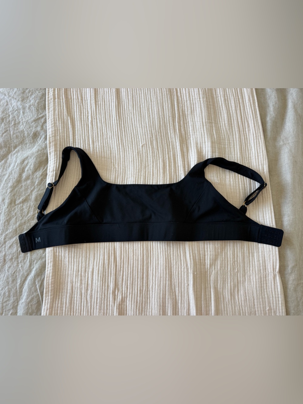 Monday Body Sports Bra in Black Size Medium